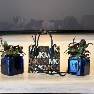 Michael Kors Crossbody purse